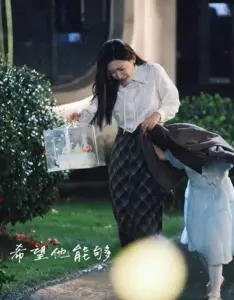 《婚色已晚》：当爱情遇上现实的围城，婚姻的余味是甜蜜还是苦涩？